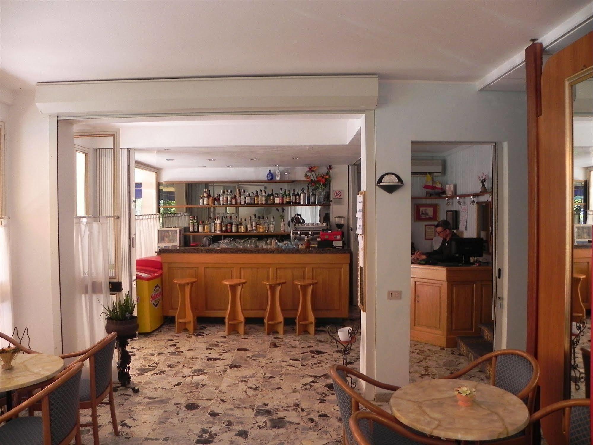 Hotel Antonella Caorle Buitenkant foto